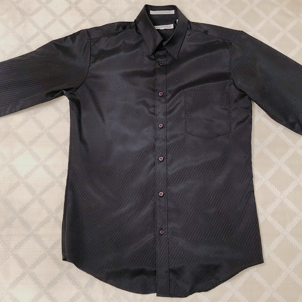 Smooth and Breathable Black Dress Shirt - No Iron